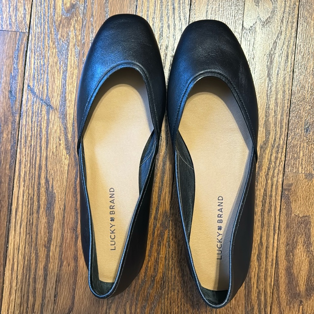 lucky brand black leather adoura flats size 10 EUC